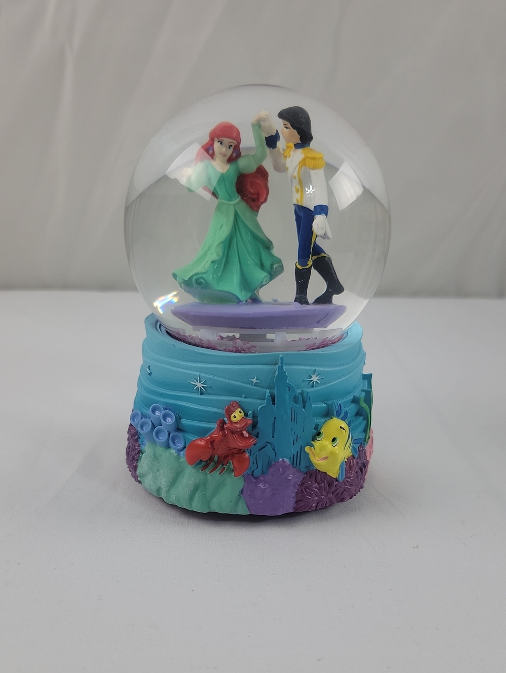 Little Mermaid DISNEY Ariel & Prince Undersea Snow Globe